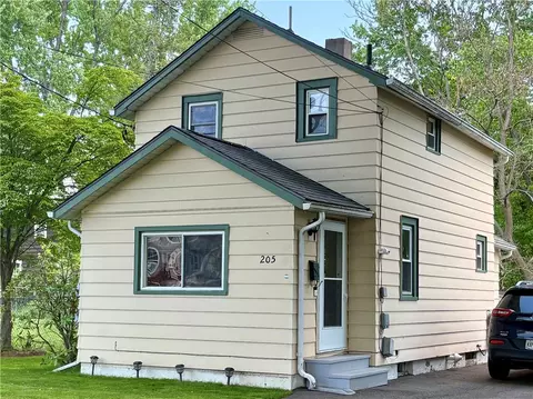 205 James St, Elmira, NY 14904