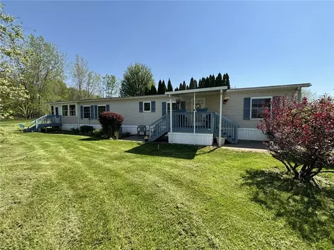 305 Sunset Dr, Holley, NY 14470