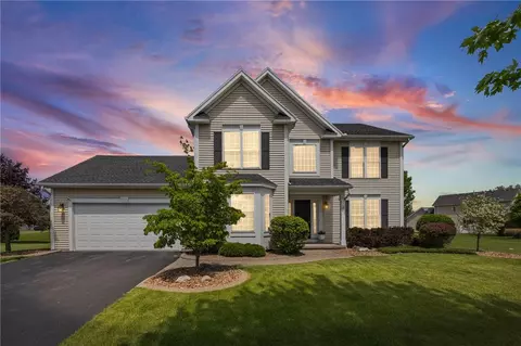 1332 Cherry Laurel Cir, Webster, NY 14580