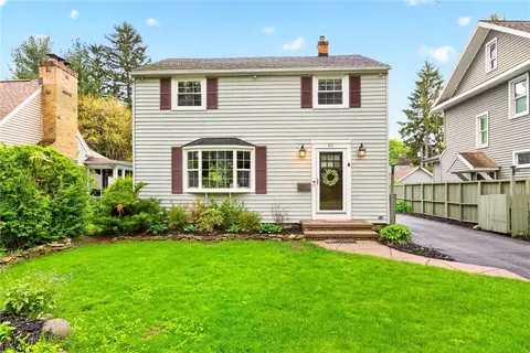 61 Walzford Rd, Irondequoit, NY 14622