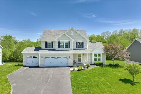 32 Ashlyn Rise, Fairport, NY 14450