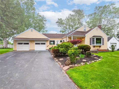 211 Mcguire Rd, Greece, NY 14616