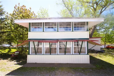 13202 Park Rd, Carlton, NY 14571
