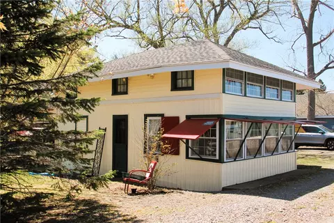 13202 Park Rd, Carlton, NY 14571
