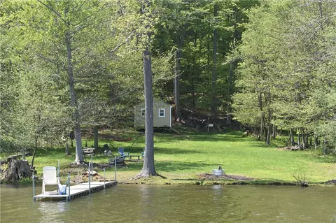7106 Sunrise Dr, Huron, NY 14590