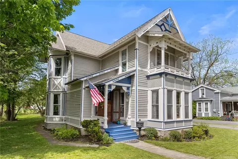 14 Hollister St, Starkey, NY 14837