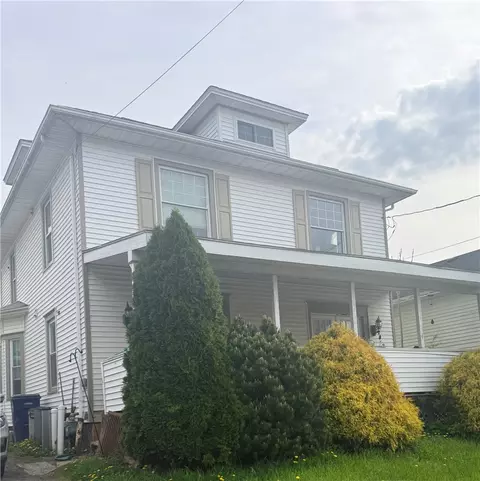 92 Water St, Lyons, NY 14489