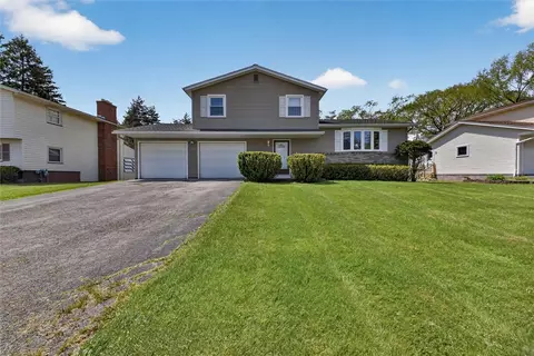 47 Bambi Ln, Gates, NY 14624