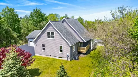 1157 Stafford Rd, Palmyra, NY 14522