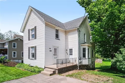 1897 Ridge Rd, Ontario, NY 14519