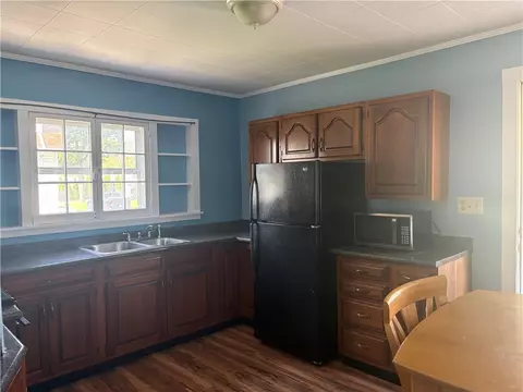 Kitchen - 37 Bennett Ave, Irondequoit, NY 14609 photo 4 of 4