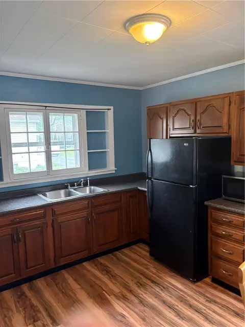 Kitchen - 37 Bennett Ave, Irondequoit, NY 14609 photo 3 of 4