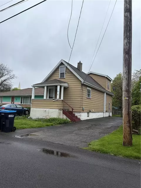 37 Bennett Ave, Irondequoit, NY 14609