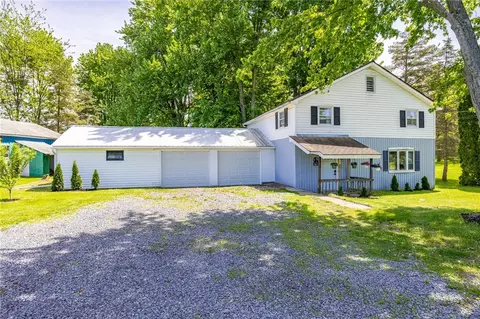 76 E Wright Ave, Waterloo, NY 13165