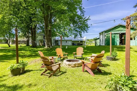 Exterior - 76 E Wright Ave, Waterloo, NY 13165 photo 5 of 7