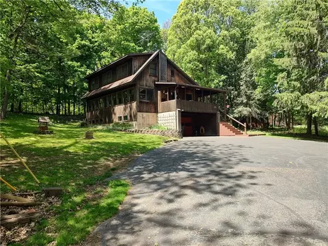 80 Pearl St, Lyons, NY 14489