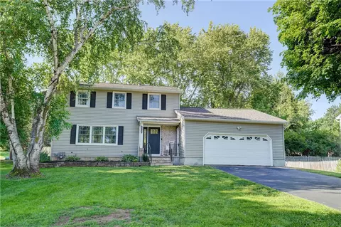 212 Hollybrook Rd, Sweden, NY 14420