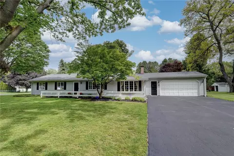 24 Cullens Run, Pittsford, NY 14534