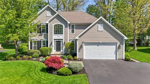 536 Deer Haven Dr, Webster, NY 14580