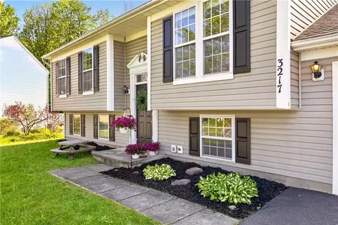 3217 Holly Cres, Macedon, NY 14502