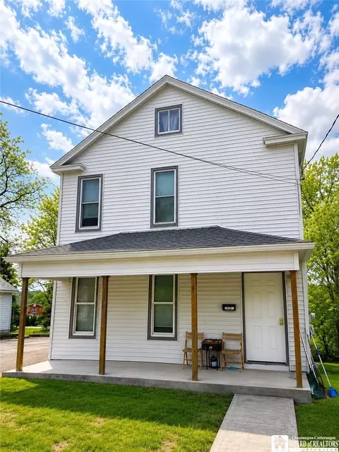 141 Prospect St, Pomfret, NY 14063