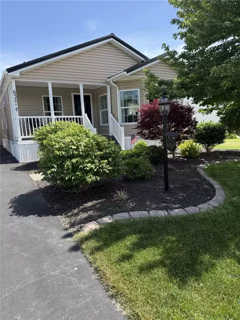 6321 Roberts Dr, Victor, NY 14564