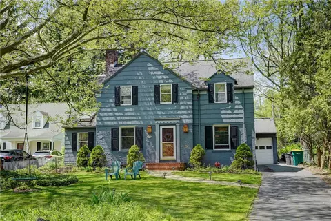 215 Roosevelt Rd, Rochester, NY 14618