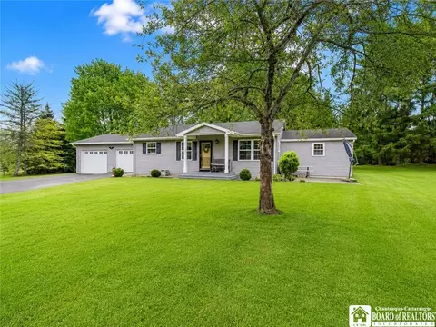1653 Southwestern Dr, Busti, NY 14750