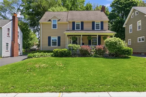 86 Hampshire Dr, Rochester, NY 14618