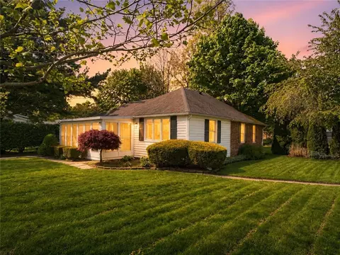 12 Nagel Pl, Geneva, NY 14456