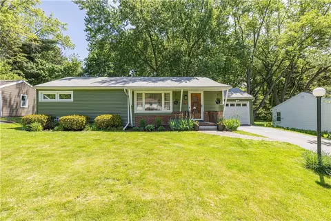 60 Alaimo Dr, Rochester, NY 14625