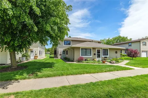 18 De Paul Dr, East Rochester, NY 14445