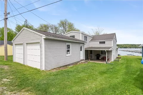 6693 Lakeshore Dr, Castile, NY 14427