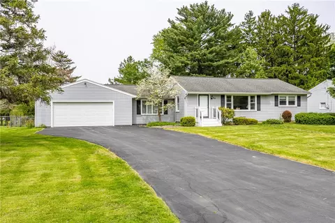99 Horizon Dr, Rochester, NY 14625