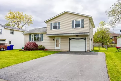 23 Morningstar Dr, Gates, NY 14606