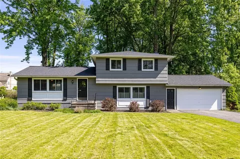 137 Timberline Dr, Penfield, NY 14526