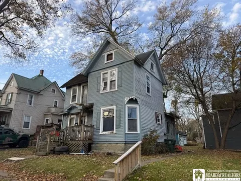 34 Myrtle St, Jamestown, NY 14701