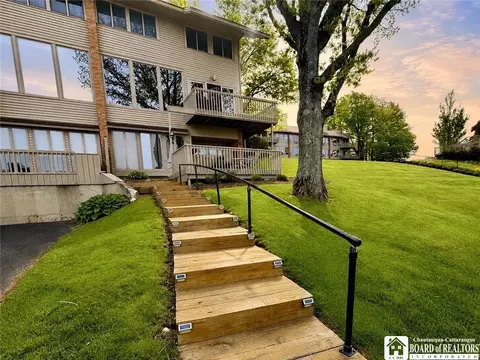 19 Seneca Dr, Mayville, NY 14757