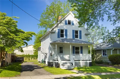 117 N Lincoln Rd, East Rochester, NY 14445