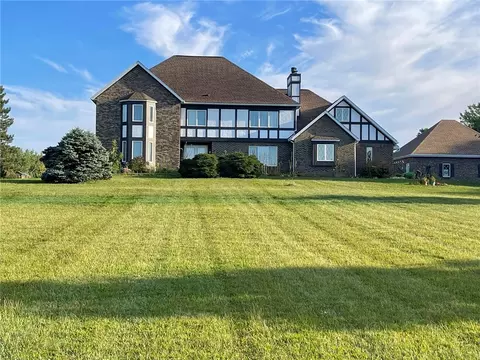 817 Whittier Rd, Ogden, NY 14559