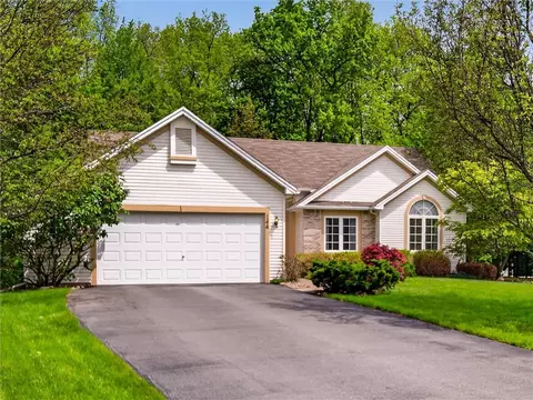 144 Leamington Cir, Greece, NY 14626