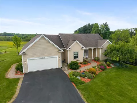 2992 Gildersleeve Rd, Marion, NY 14505