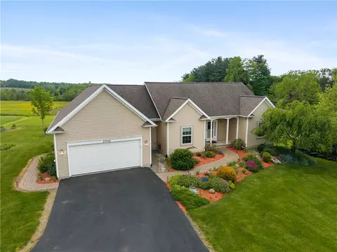2992 Gildersleeve Rd, Marion, NY 14505