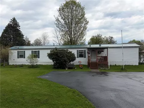 9 E Main Dr, Morris, NY 13808