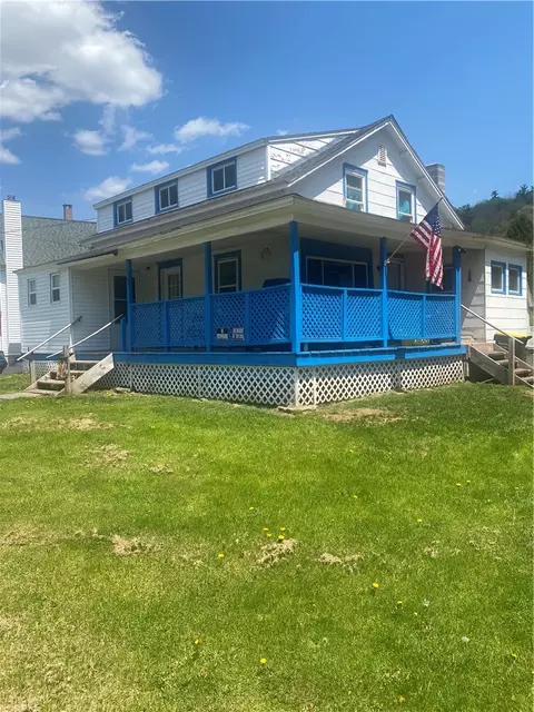 54 River St, Stamford, NY 12167