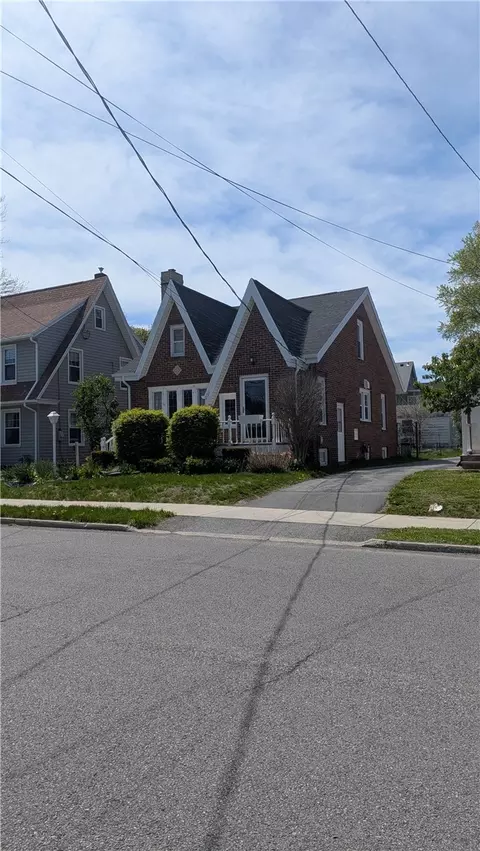 251 Bank St, Batavia, NY 14020