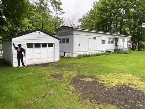 14785 Cayuga St, Sterling, NY 13156