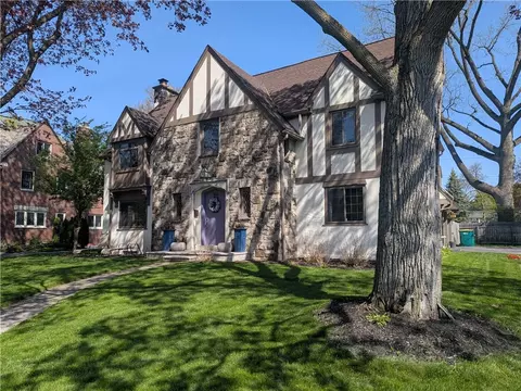 166 Monteroy Rd, Rochester, NY 14618