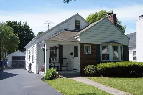 67 Glenthorne Rd, Rochester, NY 14615