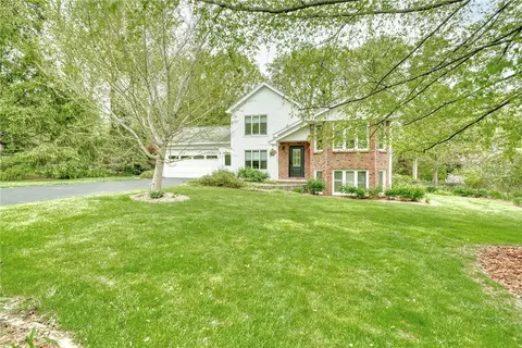 22 Morning Woods Ln, Rochester, NY 14625